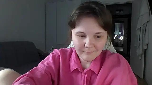 Snapshot of Qaynii chatting on September 22, 2025, 3:29 pm Qaynii online show from September 22, 2025, 3:29 pm