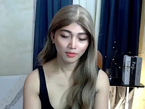 Kelly Holly online show from September 18, 2025, 1:52 am