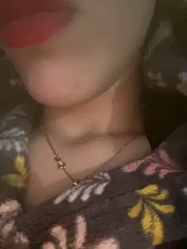 Mimisixo online show from November 3, 2025, 10:46 pm