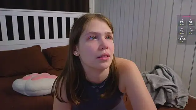 Snapshot of BeatrixCarIeton chatting on October 17, 2025, 7:37 pm BeatrixCarIeton online show from October 17, 2025, 7:37 pm