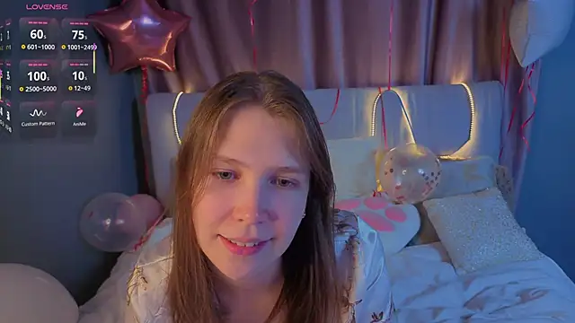 Snapshot of BeatrixCarIeton chatting on October 4, 2025, 7:04 pm BeatrixCarIeton online show from October 4, 2025, 7:04 pm