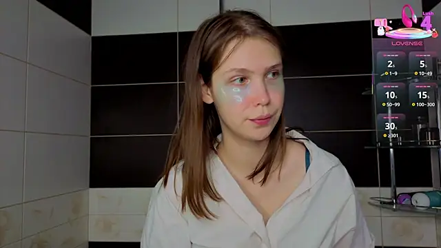 Snapshot of BeatrixCarIeton chatting on October 15, 2025, 7:44 pm BeatrixCarIeton online show from October 15, 2025, 7:44 pm