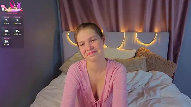 Snapshot of BeatrixCarIeton chatting on September 25, 2025, 6:47 pm BeatrixCarIeton online show from September 25, 2025, 6:47 pm