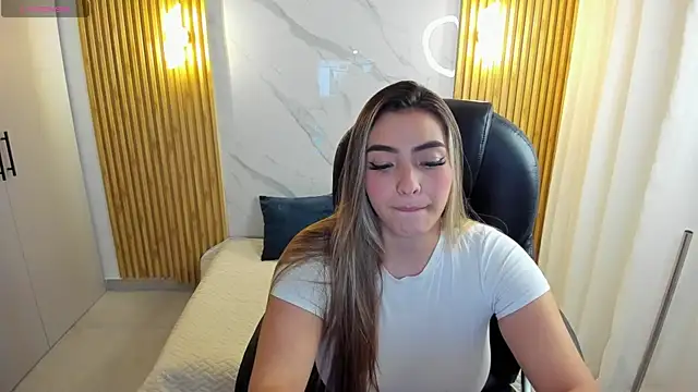 KYLIE JONES6 online show from October 6, 2025, 2:35 am