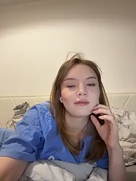 Snapshot of feral__berrys chatting on November 17, 2025, 5:17 pm feral berrys online show from November 17, 2025, 5:17 pm