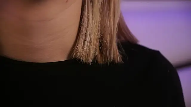 ambar rosse25 online show from January 10, 2026, 11:38 am