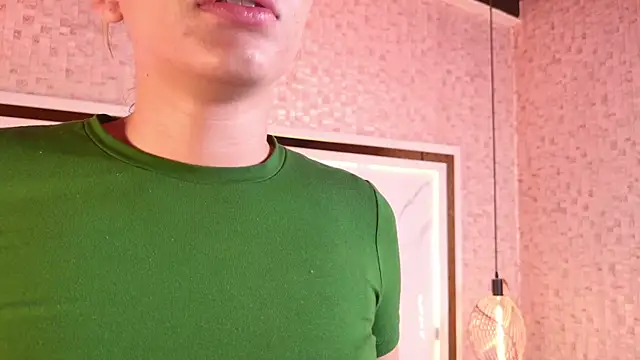 Snapshot of ambar_rosse25 chatting on October 17, 2025, 11:34 am ambar rosse25 online show from October 17, 2025, 11:34 am