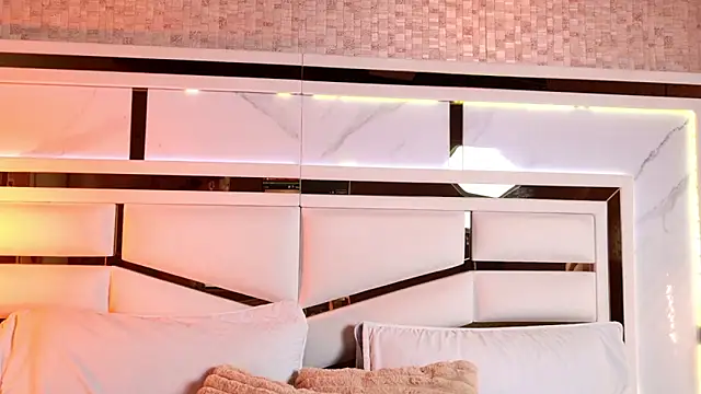 Snapshot of ambar_rosse25 chatting on October 10, 2025, 11:44 am ambar rosse25 online show from October 10, 2025, 11:44 am