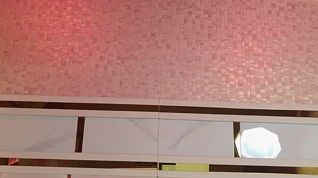 ambar rosse25 online show from November 15, 2025, 11:36 am