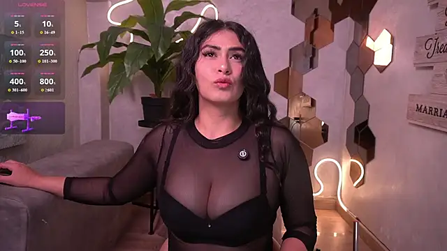 Snapshot of saritass_ chatting on August 10, 2026, 1:56 am saritass online show from August 10, 2026, 1:56 am