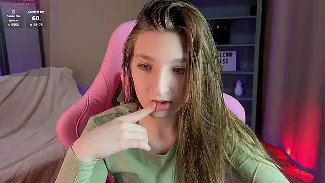 Mia Myles online show from September 21, 2025, 10:09 am