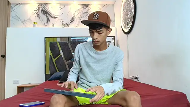 Snapshot of PRETTY_SEX1 chatting on September 17, 2025, 7:10 am PRETTY SEX1 online show from September 17, 2025, 7:10 am