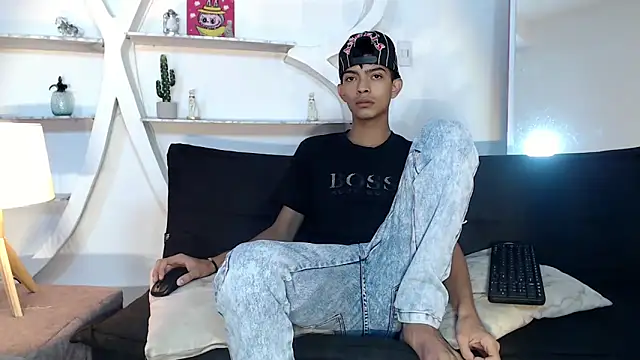 Snapshot of PRETTY_SEX1 chatting on October 19, 2025, 1:14 pm PRETTY SEX1 online show from October 19, 2025, 1:14 pm