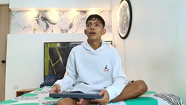 Snapshot of PRETTY_SEX1 chatting on September 20, 2025, 7:13 am PRETTY SEX1 online show from September 20, 2025, 7:13 am