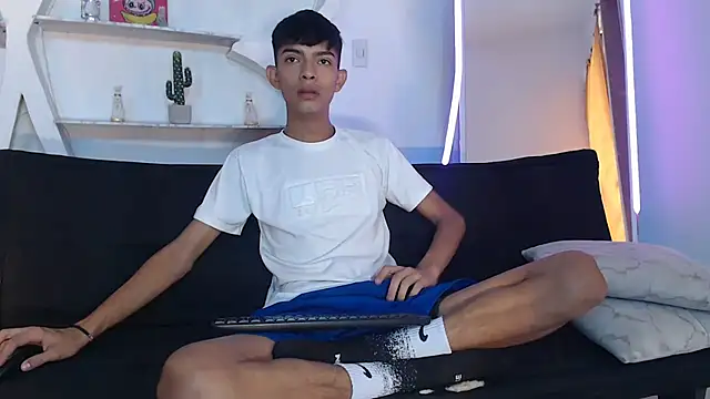 Snapshot of PRETTY_SEX1 chatting on October 10, 2025, 1:34 pm PRETTY SEX1 online show from October 10, 2025, 1:34 pm