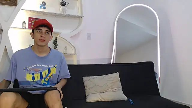 RED EMPIRE online show from October 15, 2025, 1:37 am