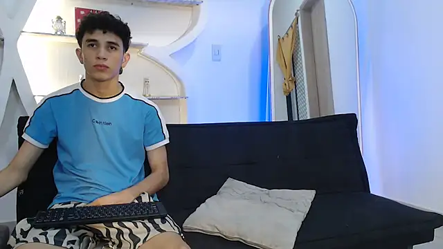 RED EMPIRE online show from October 25, 2025, 1:49 am