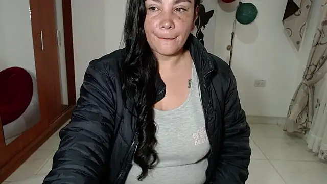 Vivian milf paint online show from November 5, 2025, 11:24 am