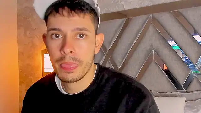 nils saint online show from November 18, 2025, 4:38 am