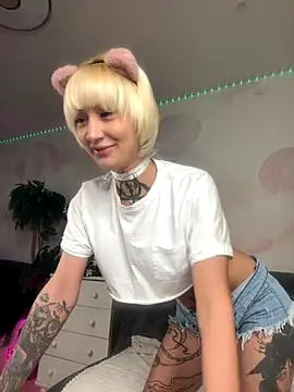 Snapshot of Lets_Fun chatting on September 17, 2025, 10:01 pm Lets Fun online show from September 17, 2025, 10:01 pm