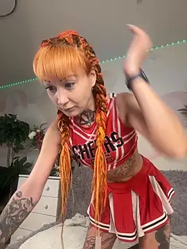 Snapshot of Lets_Fun chatting on October 1, 2025, 10:13 pm Lets Fun online show from October 1, 2025, 10:13 pm