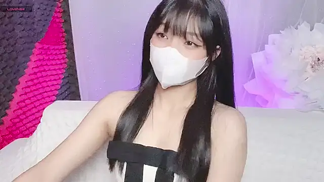 kemybaby online show from November 3, 2025, 6:11 pm