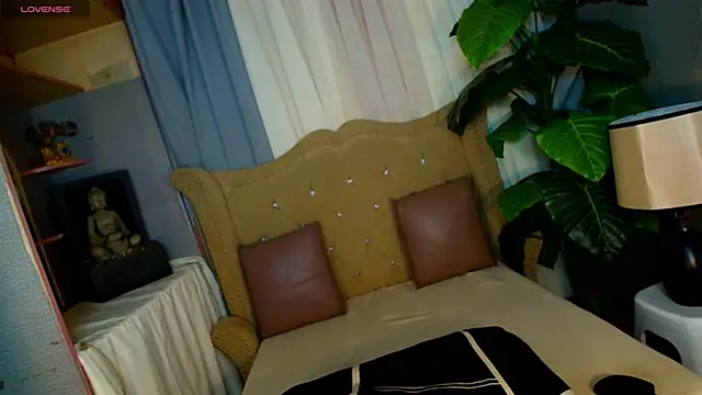 Snapshot of UrMassiveCockSabrinaOnTop chatting on September 23, 2025, 6:26 pm UrMassiveCockSabrinaOnTop online show from September 23, 2025, 6:26 pm