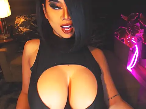 KarlaFrost online show from April 7, 2026, 3:52 am