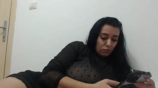 Snapshot of Maryem637048 chatting on December 1, 2025, 1:56 pm Maryem637048 online show from December 1, 2025, 1:56 pm