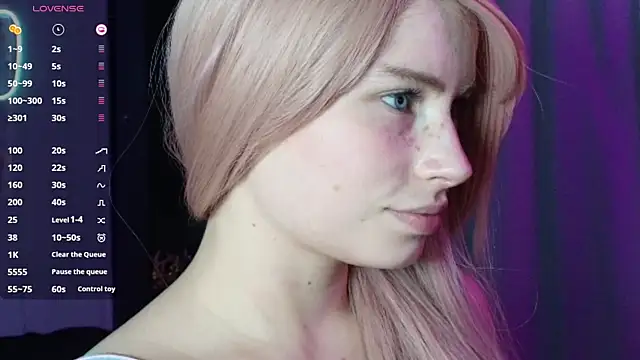 Snapshot of PieraMarch chatting on October 10, 2025, 7:36 pm PieraMarch online show from October 10, 2025, 7:36 pm