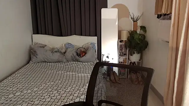 Snapshot of Ur_QueenCamilla chatting on October 5, 2025, 1:51 am Ur QueenCamilla online show from October 5, 2025, 1:51 am