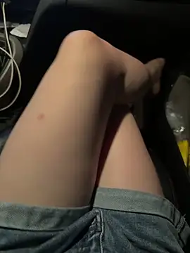 Snapshot of Meii-meyy chatting on October 19, 2025, 3:59 pm Meii-meyy online show from October 19, 2025, 3:59 pm