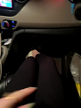 Snapshot of Meii-meyy chatting on October 26, 2025, 4:07 pm Meii-meyy online show from October 26, 2025, 4:07 pm