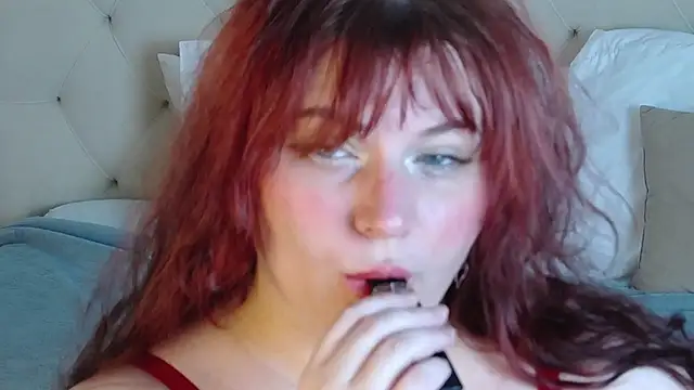 Snapshot of FoxiMoon chatting on November 17, 2025, 7:29 pm FoxiMoon online show from November 17, 2025, 7:29 pm