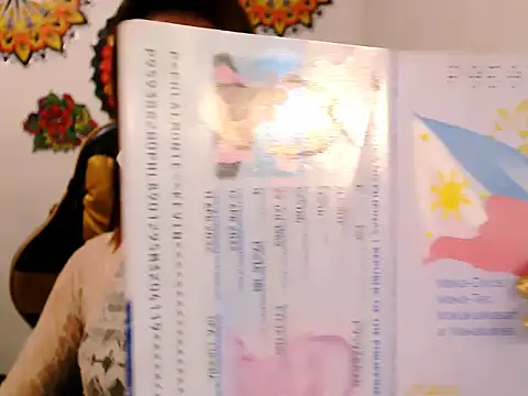 Snapshot of xxMistressWildKimxx chatting on October 15, 2025, 4:04 pm xxMistressWildKimxx online show from October 15, 2025, 4:04 pm