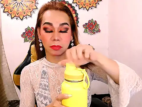 Snapshot of xxMistressWildKimxx chatting on October 23, 2025, 1:15 am xxMistressWildKimxx online show from October 23, 2025, 1:15 am