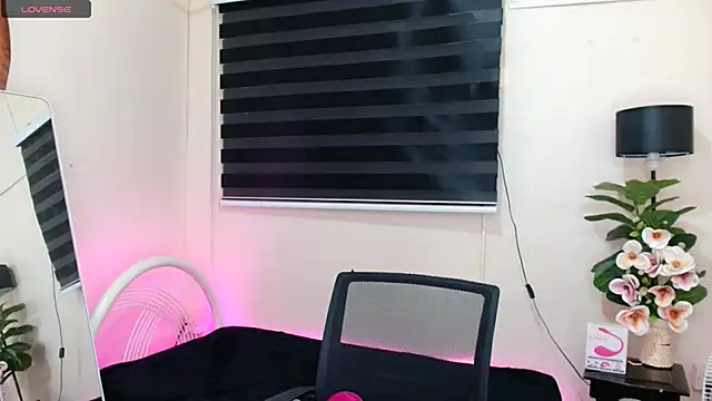 angelaxmonroe online show from September 24, 2025, 2:51 am