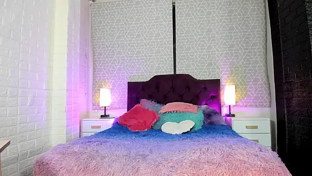 Snapshot of Zamara_Kleii chatting on September 21, 2025, 6:18 am Zamara Kleii online show from September 21, 2025, 6:18 am