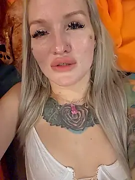 KateMonroe online show from January 5, 2026, 10:24 pm