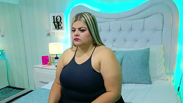 KiimBrooks online show from October 18, 2025, 11:01 am