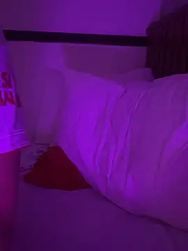 boyhigh1997 online show from September 28, 2025, 5:25 am