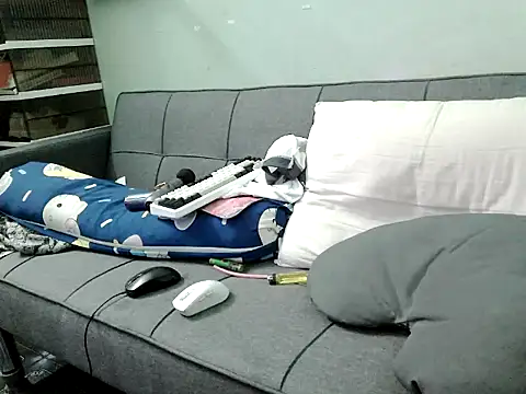 boyhigh1997 online show from October 31, 2025, 9:43 pm