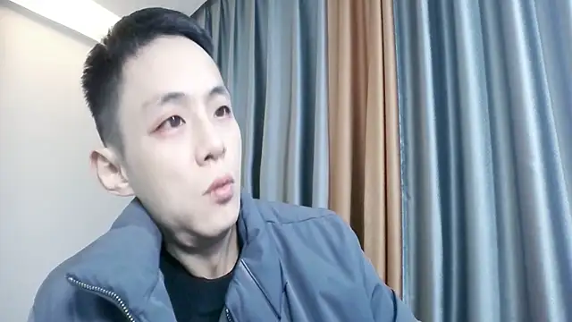 Snapshot of Tsia-Die chatting on December 17, 2025, 1:05 pm Tsia-Die online show from December 17, 2025, 1:05 pm