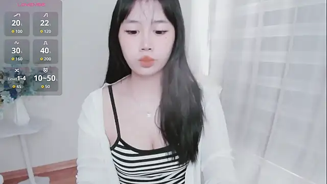 Snapshot of -Rose-Lucky- chatting on October 9, 2025, 1:17 am -Rose-Lucky- online show from October 9, 2025, 1:17 am