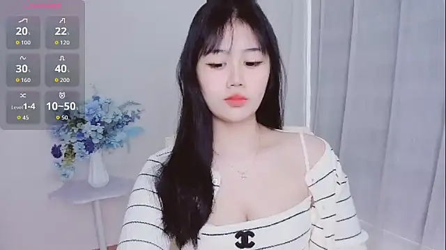 Snapshot of -Rose-Lucky- chatting on October 16, 2025, 11:57 pm -Rose-Lucky- online show from October 16, 2025, 11:57 pm