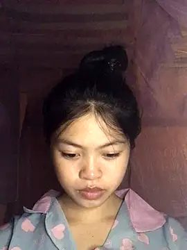 Snapshot of Thy00__ chatting on October 8, 2025, 3:46 pm Thy00   online show from October 8, 2025, 3:46 pm