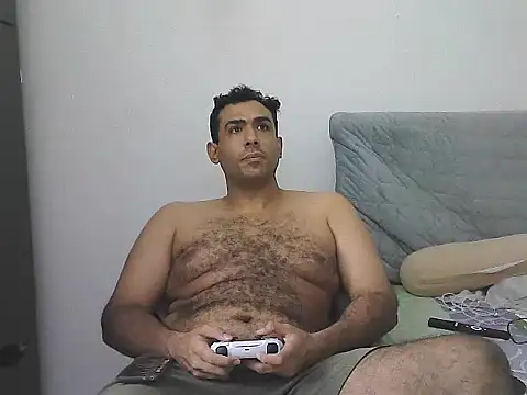Snapshot of morenocabro10 chatting on April 28, 2026, 2:27 am morenocabro10 online show from April 28, 2026, 2:27 am
