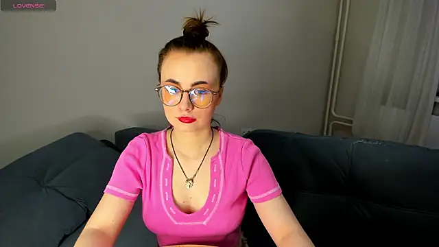 MewStella online show from April 6, 2026, 11:17 pm