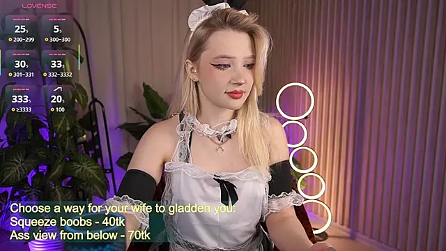 Snapshot of LauraWifeness chatting on October 12, 2025, 6:04 am LauraWifeness online show from October 12, 2025, 6:04 am