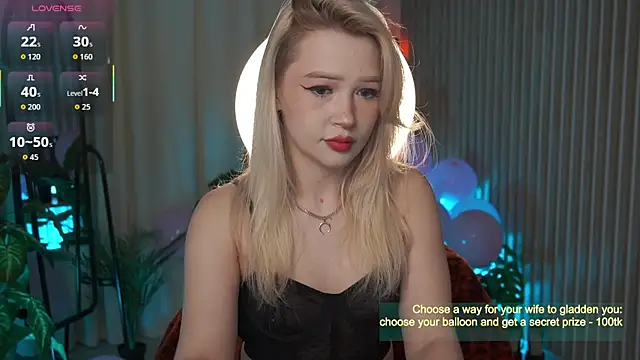 Snapshot of LauraWifeness chatting on September 22, 2025, 5:13 am LauraWifeness online show from September 22, 2025, 5:13 am